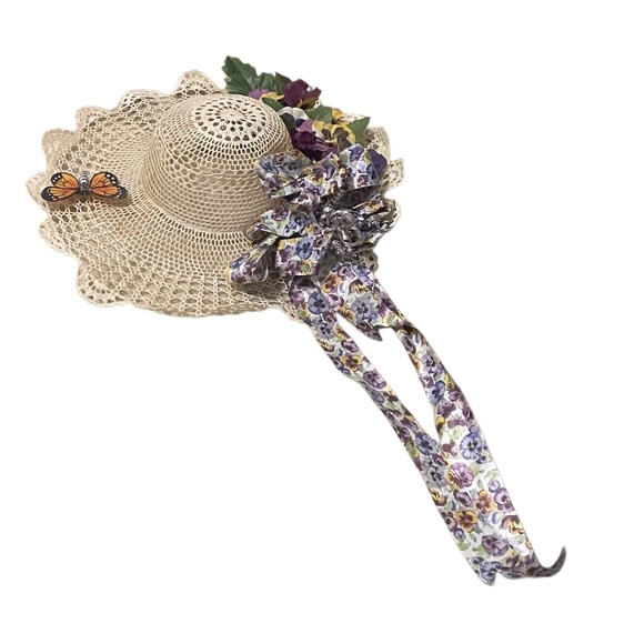 Vintage Crochet Doily Floral Hat - Picture 3 of 10